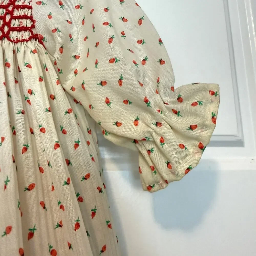 Vintage Winnie the Pooh Smocked Dress Strawberry White Small